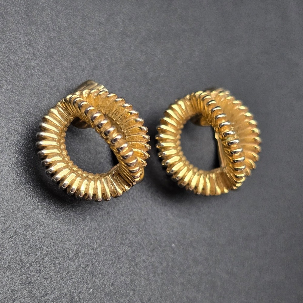 Avon 1979 Bright Dimensions Gold Tone Clip On Earrings Dimensional Hoops